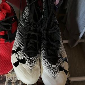 Under Armor Boys Cleats